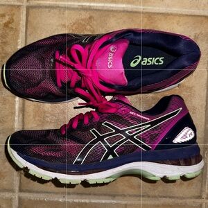 Excellent condition, worn only a couple times briefly.